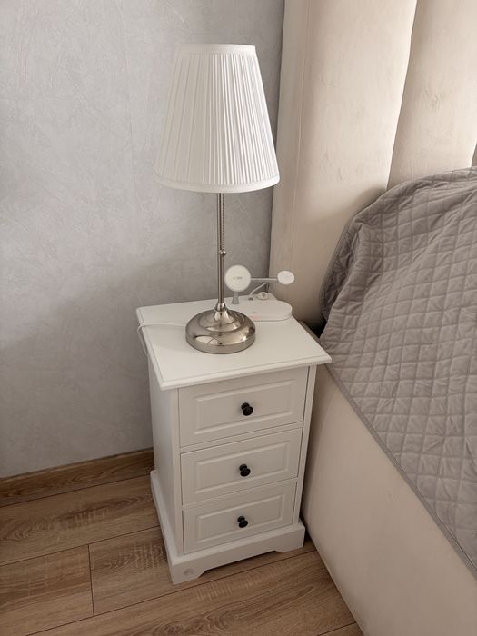 Szafka do sypialni x2 + lampki z ikei x2