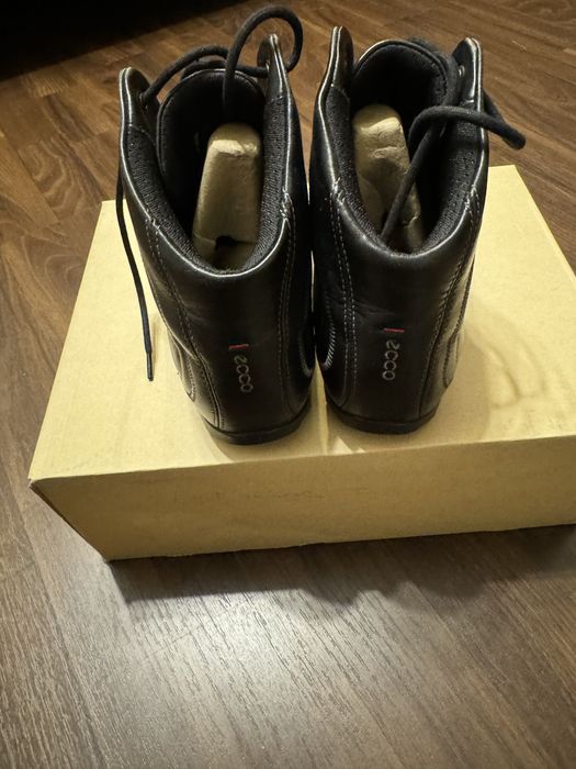 Продам ботинки Ecco