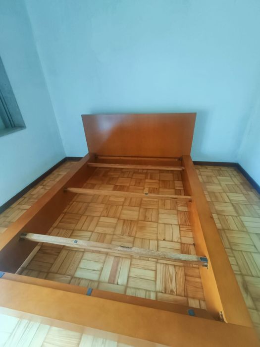 Cama casal + Estrado + Colchão Molaflex
