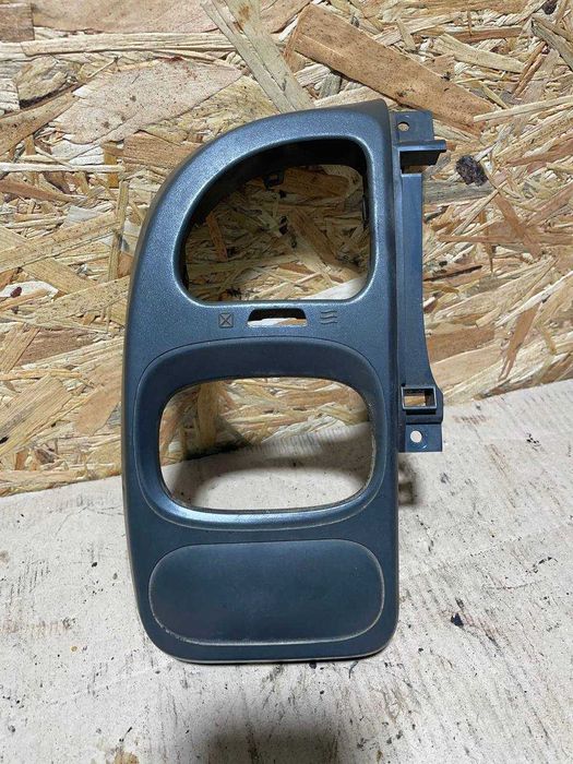 Накладка дефлектора левая Ford Transit 2000-2006 год