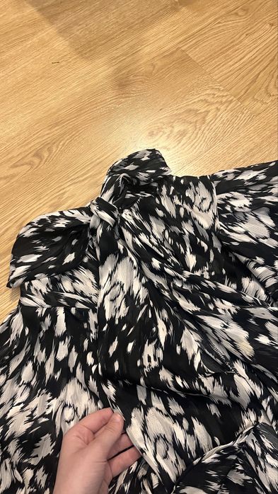 Святкова блуза в цікавий принт