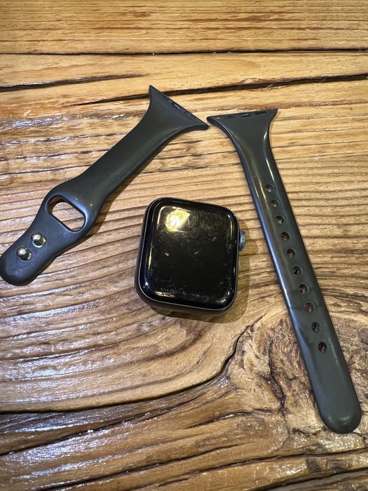 Apple Watch 4 GPS 40mm Aluminium WR-50M
