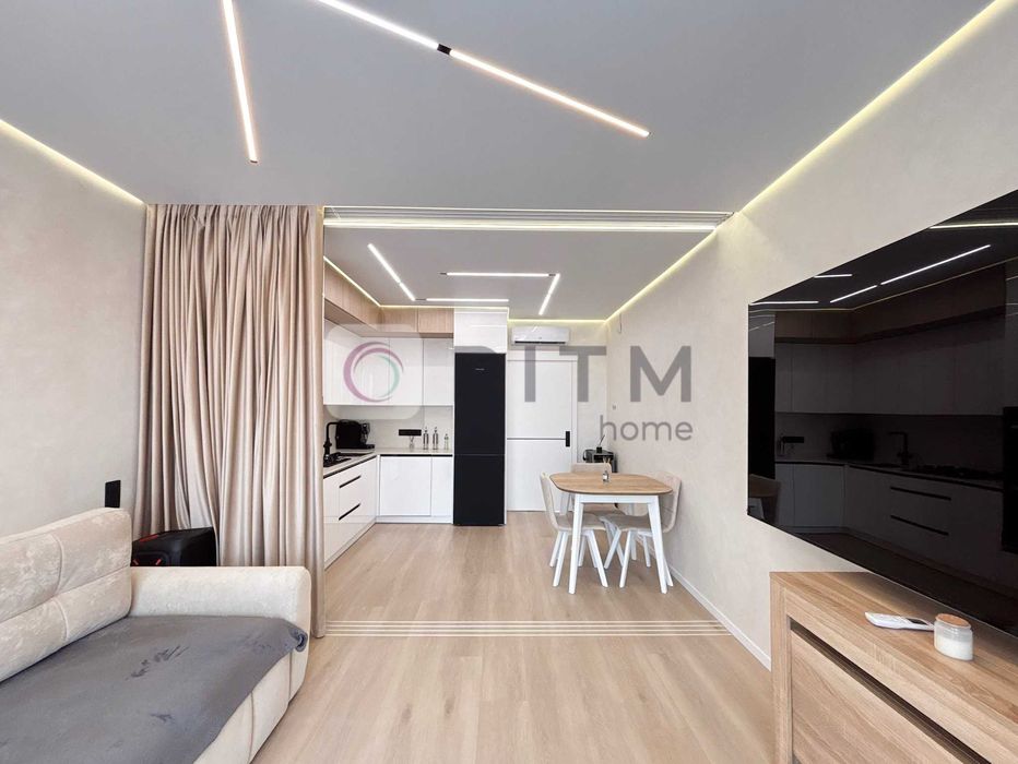 Продаж 2-кімнатної квартири з дизайнерським ремонтом у ЖК Continent Style