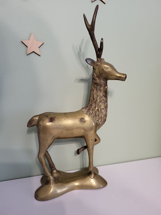 Ciężka, duża, mosiężna figura jelenia