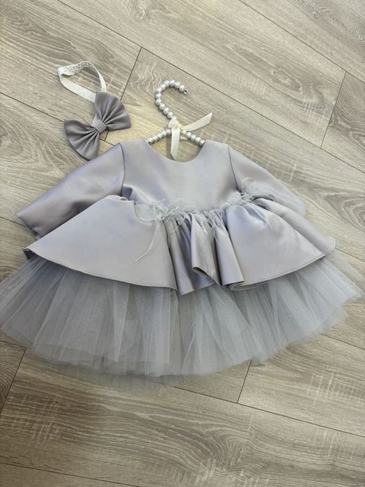 Продам сукню на 1 рік