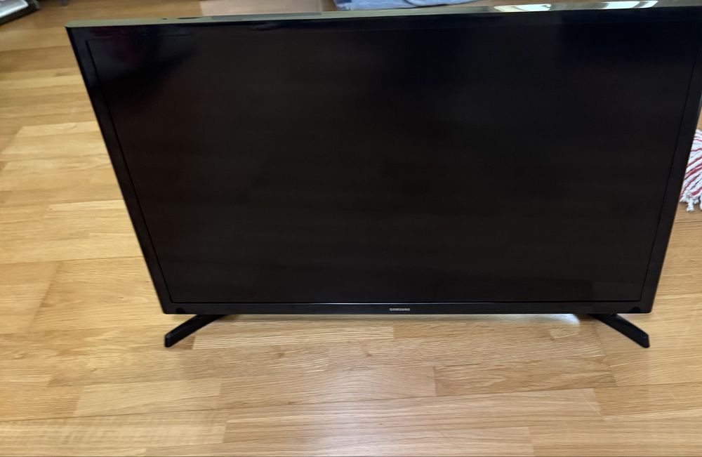Tv samsung de 32 polegadas , nao e smat tv