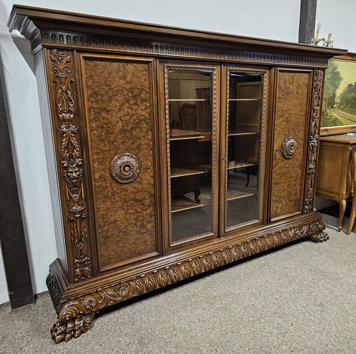 Biblioteka na lwim pazurze