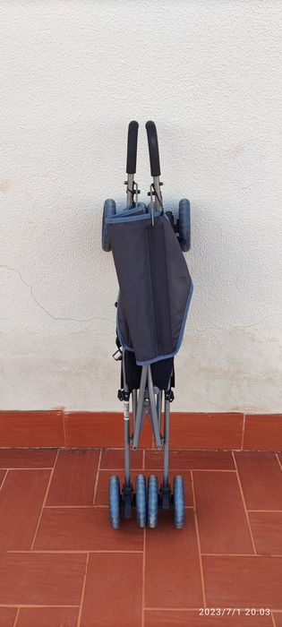Cadeira de passeio versátil
