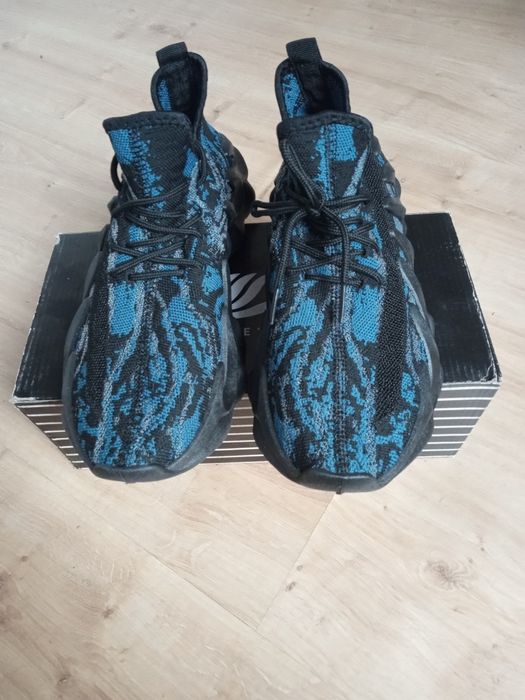Buty sportowe męskie Le Scarpe r.43 wkładka 27 sm