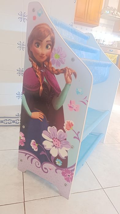 Vendo Estante/Livros da Disney!