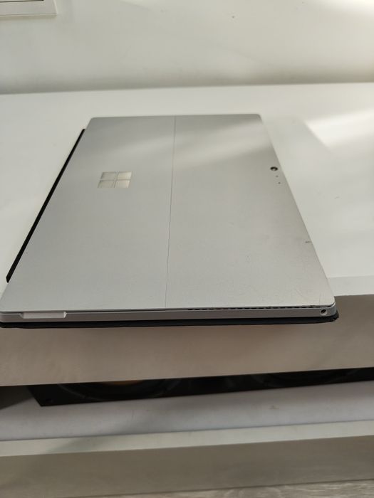 Планшет microsoft surface pro 4/i5 6300u/8 ГБ/SSD 256 ГБ/2К