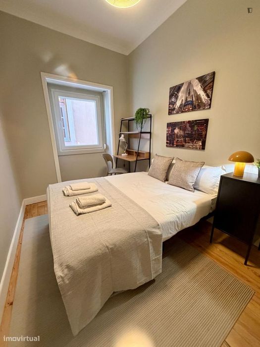 Quarto - localizado em Montes Claros Coimbra