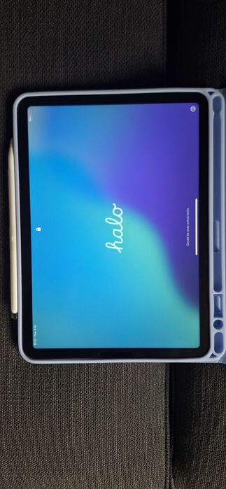Apple iPad Air 5Gen A2588 10,9" 256GB + etui klawa
