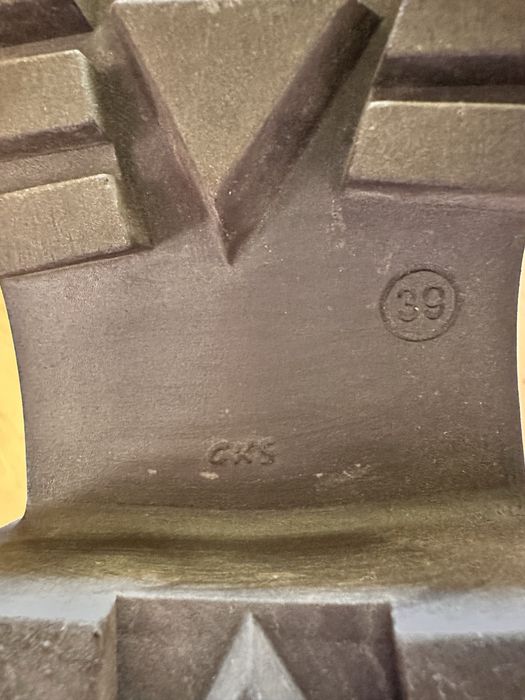 Продам зимове взуття