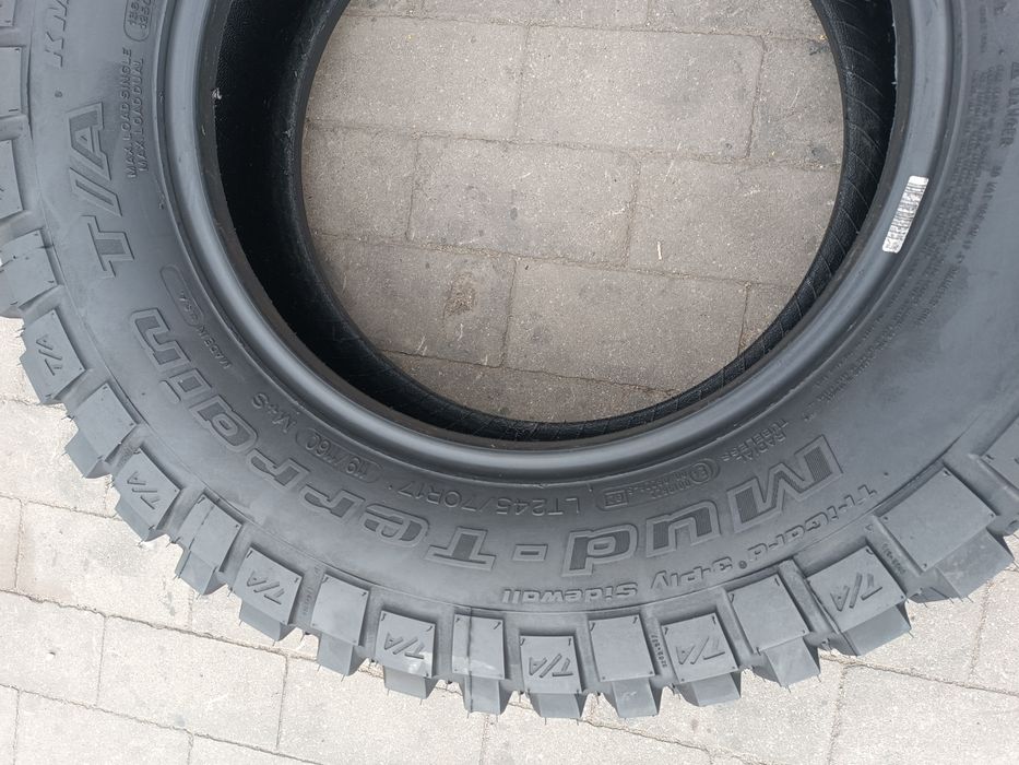 245/70R17 BFGOODRICH Mud-Terrain T/A