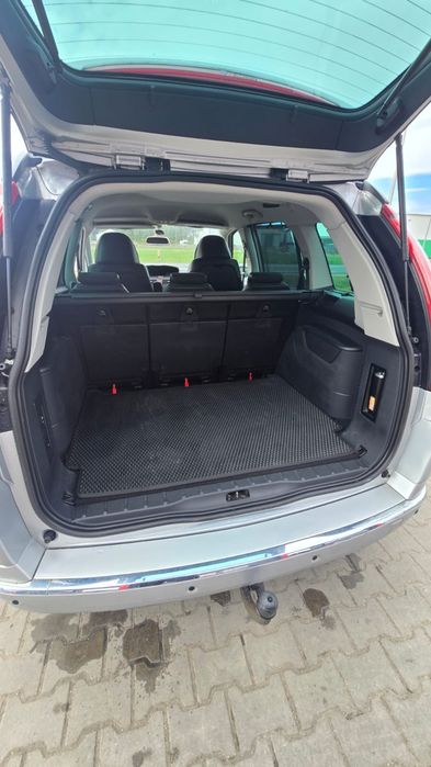 Citroen Grand C4 Picasso 2012
