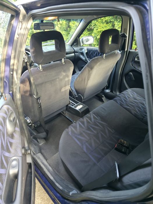 Opel Astra samochód
