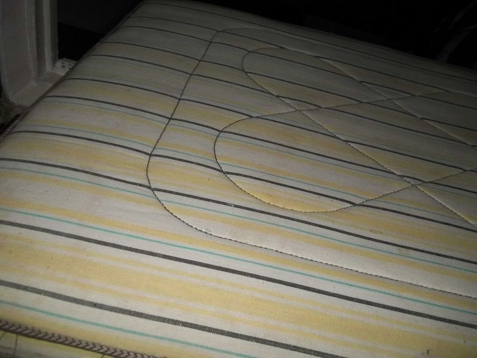 матрац ортопедический в отличном состоянии (молния 80 на 190 на 20