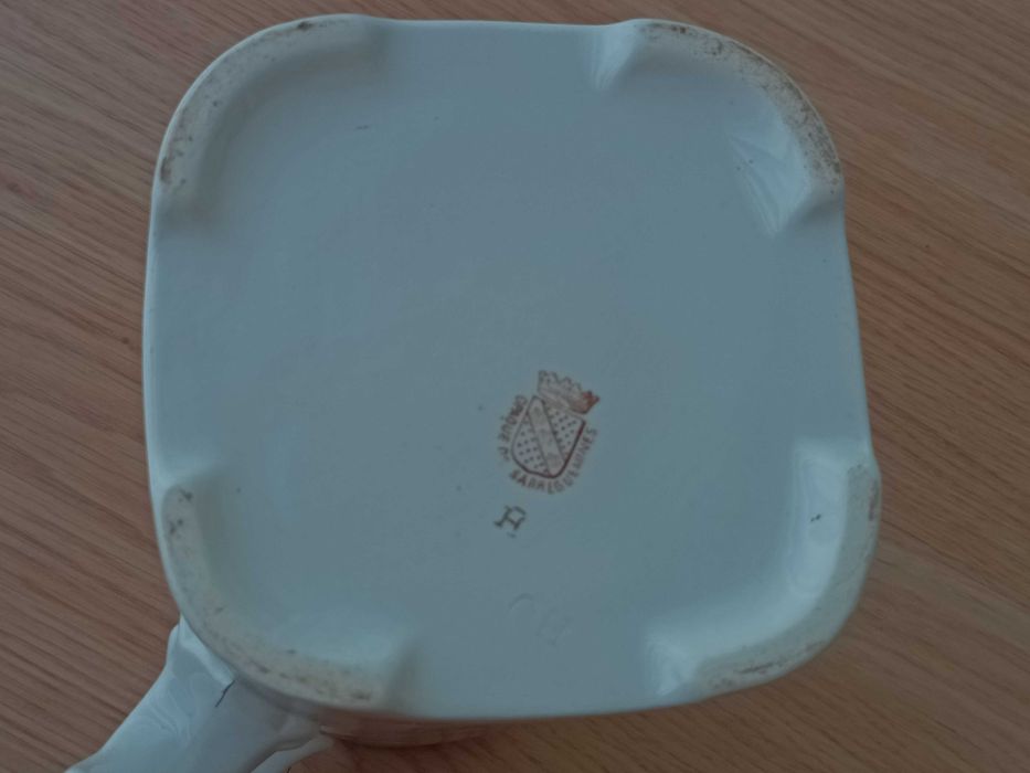 Jarra antiga de porcelana francesa de SARREGUEMINES