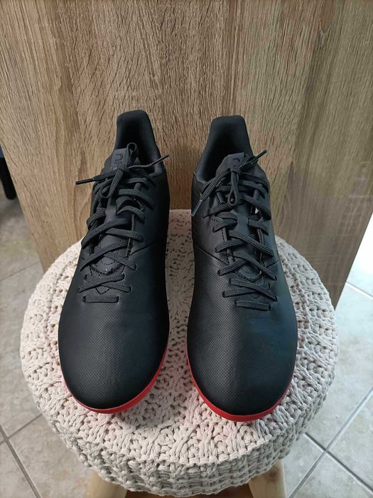 Chuteiras de Futebol Viralto I FG Preto/Vermelho