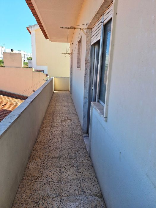 Apartamento T3 perto Centro Comercial Ubbo