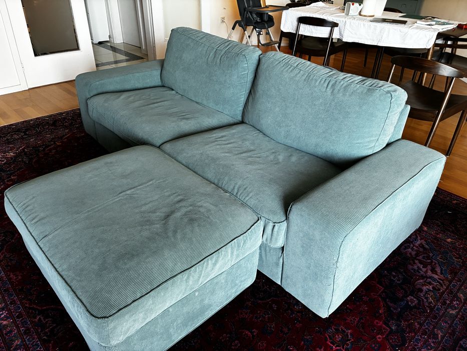 Sofá 3 Lugares + Repousa-Pés + Capa Extra | 200€