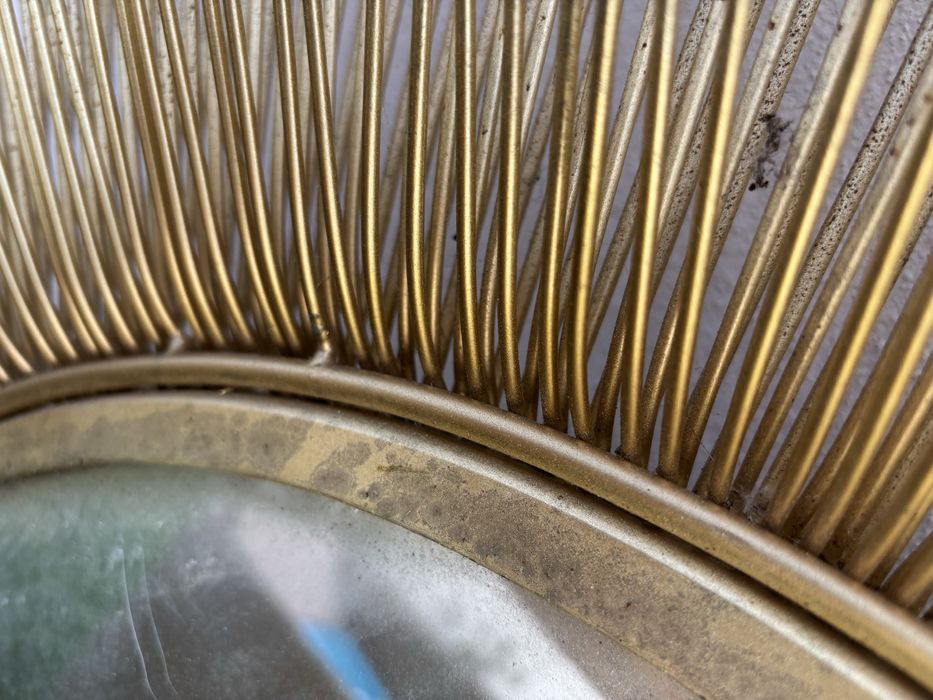 Espelho decorativo dourado