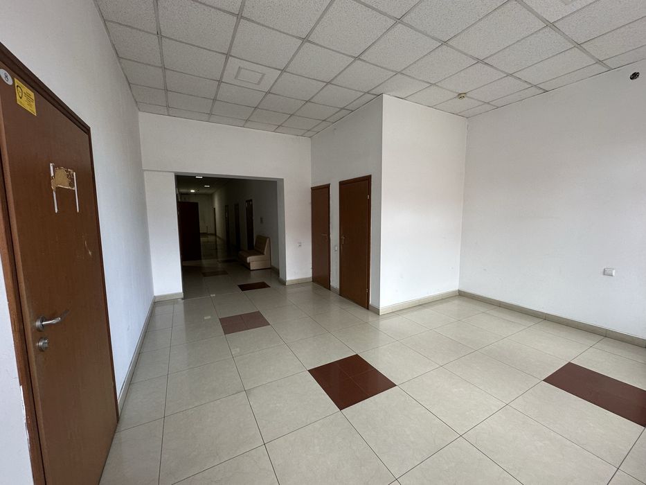 Продам приміщення в центрі офісне 800м2