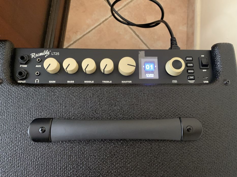 Amplificador Fender Rumble LT25