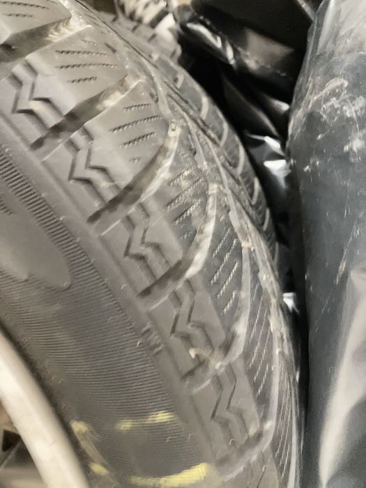 4 pneus inverno  dunlop com jantes 215/50 r17 95h