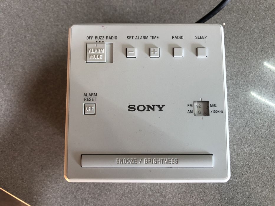 Sony ICF-C1W Clock Radio (Like New)64739979404033121