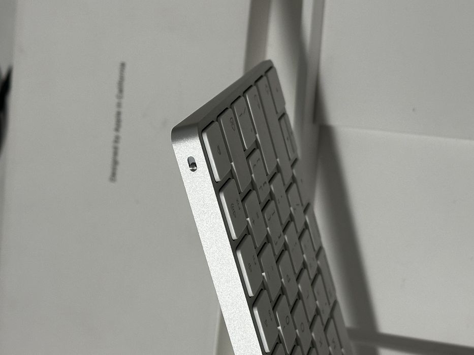 Apple Magic Keyboard 2 (A1644) - Praticamente Novo