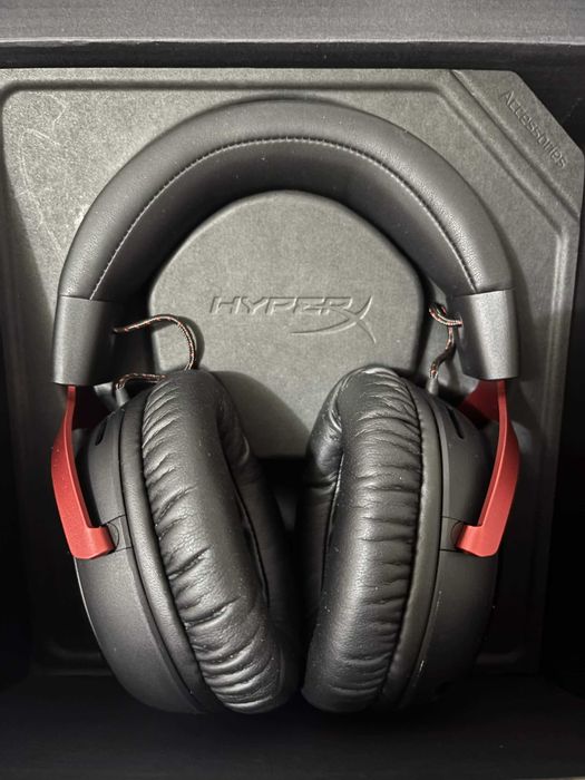 Headset / Auscultadores HyperX Cloud III – Como Novos