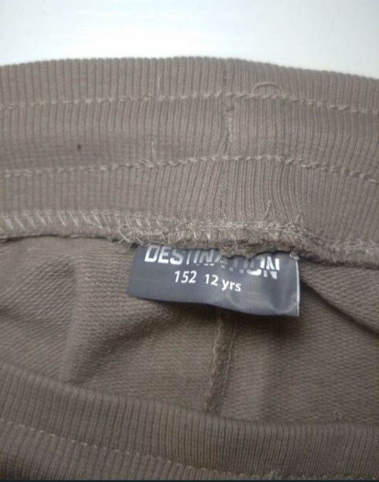 Kremowe dresy dziecięce