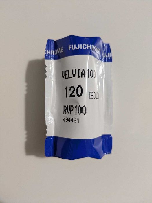 Фотоплівка Fujifilm Velvia 100 (120 тип) - 1 шт.