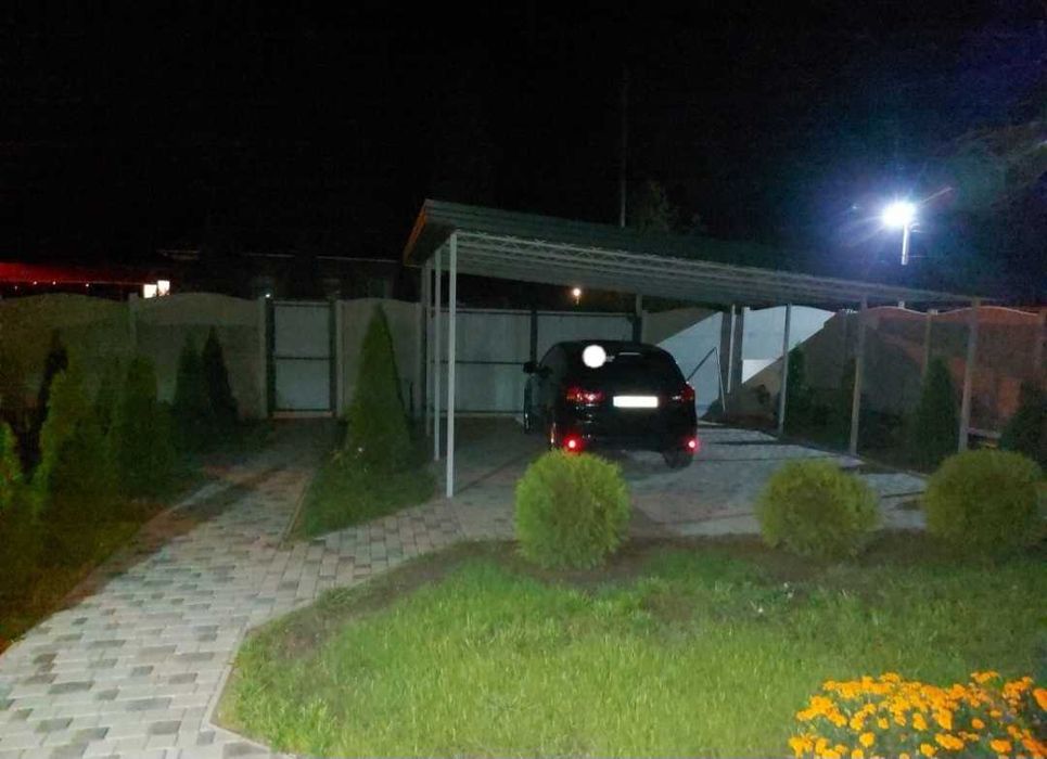 Продам добротный дом в  Великодолинском