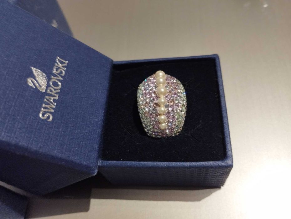 Anel oficial Swarovski - Novo com caixa original