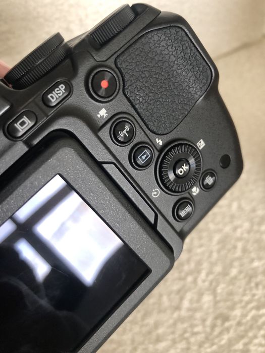 Câmara Fotográfica NIKON Coolpix P900