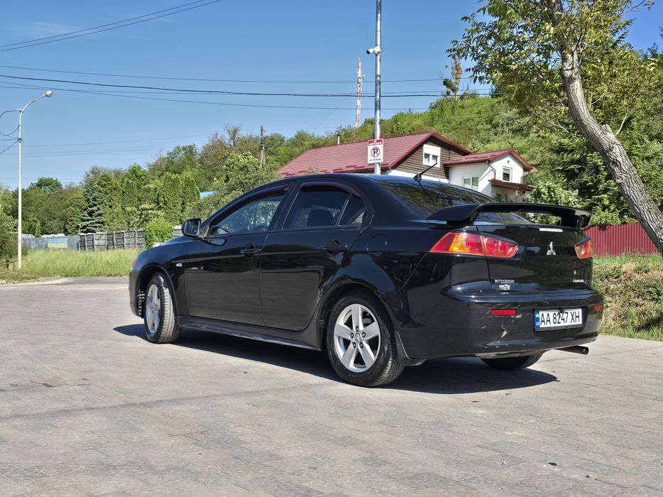 Mitsubishi Lancer X (10)