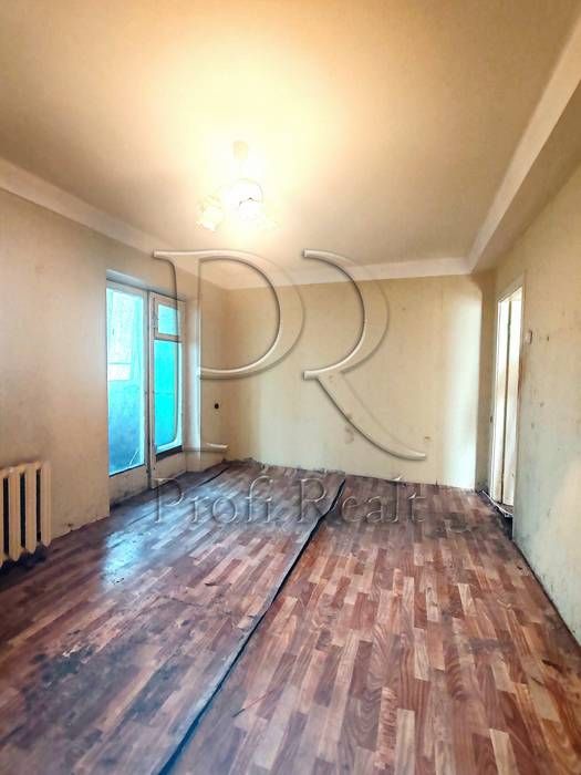 Продаж 1 кімн. Квартири по вул. Дзюби (Сім'ї Сосніних) 2/1.