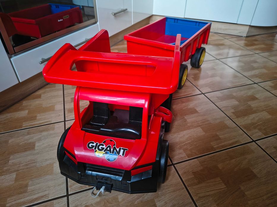 Auto z przyczepą gigant WADER