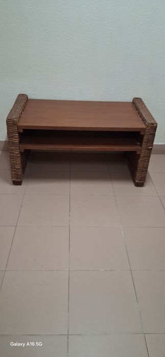 Mesa Centro ou TV / Wooden and straw coffee table