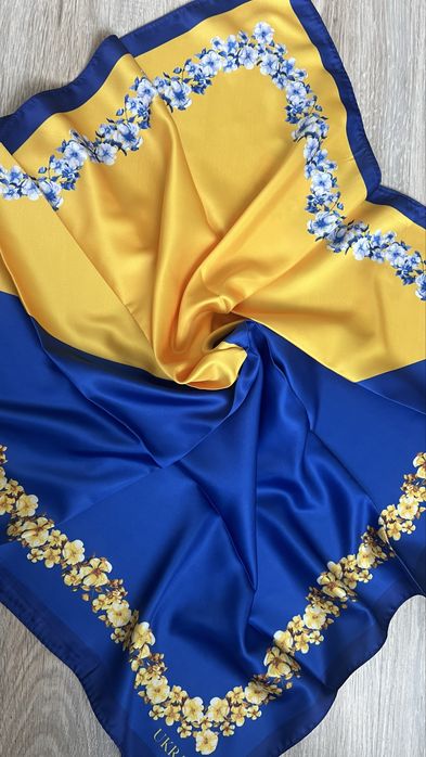 Патріотична жіноча шовкова хустка