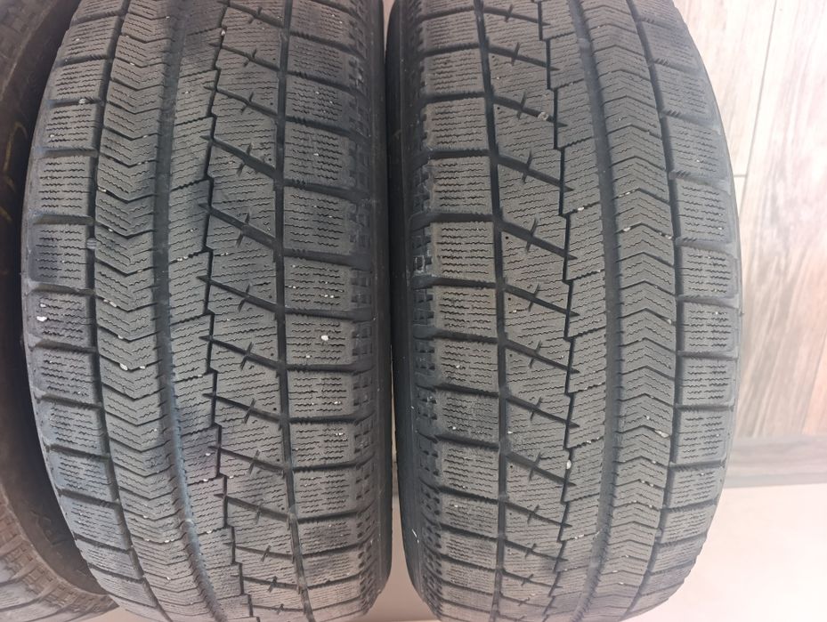 Зимові шини 205/60 r16
