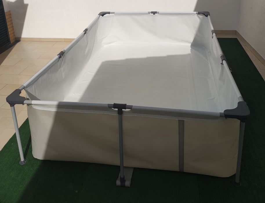 Piscina Retangular 300x207x65cm com Bomba em excelente estado