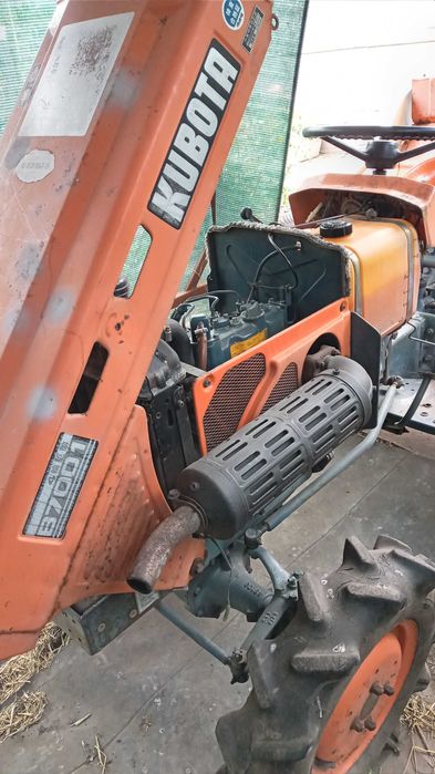 Мінітрактор Kubota B7001 повноприводний