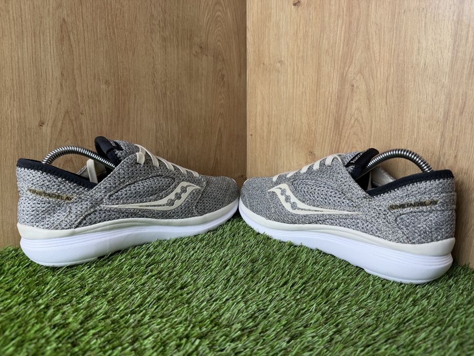 Saucony Kineta розмір 42