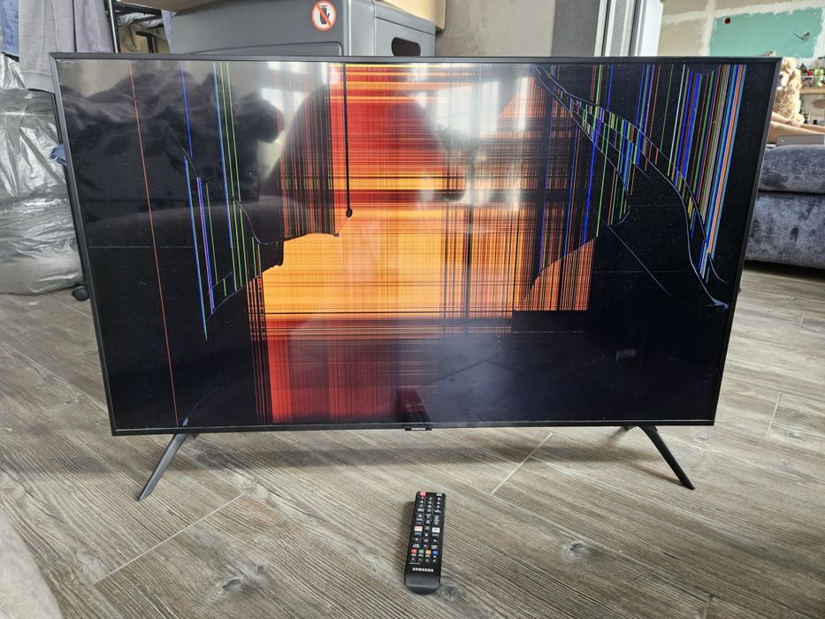 Телевізор 43" Samsung UE43TU7090UXUA (2020) • Повний комплект • На запчастини