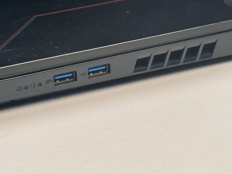 Laptop Acer Nitro 5 R5-6600H/16GB/512GB+1TB/RTX 3050/144Hz