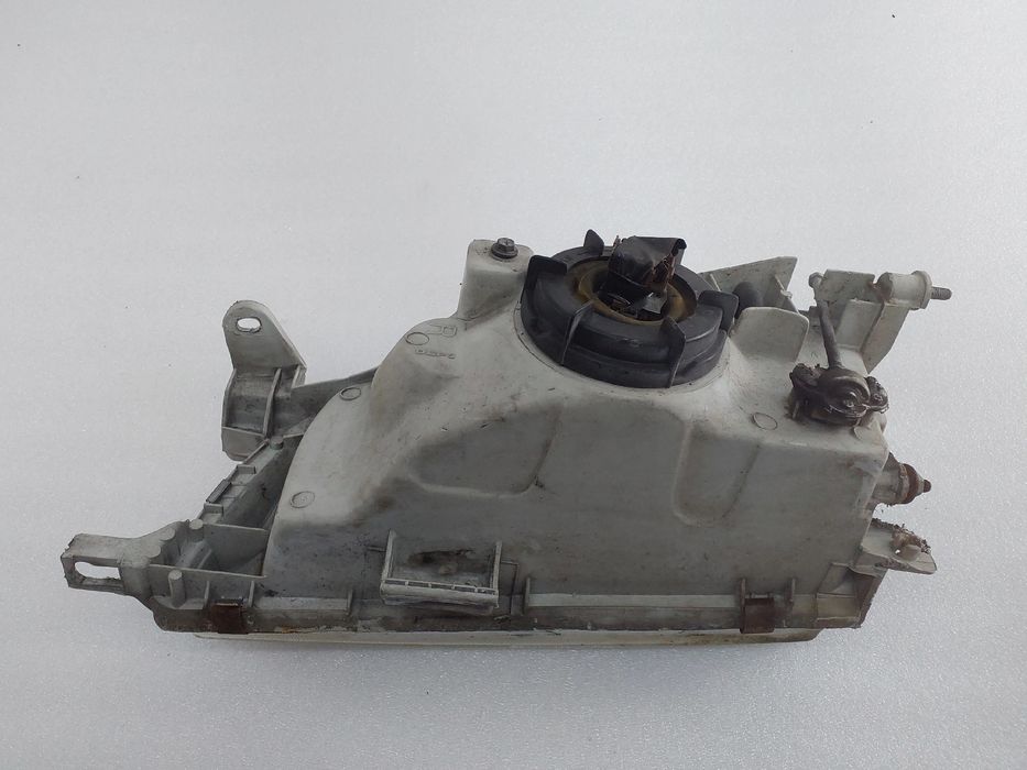 Ótica / farol direita TOYOTA Corolla Compact (_E10_)